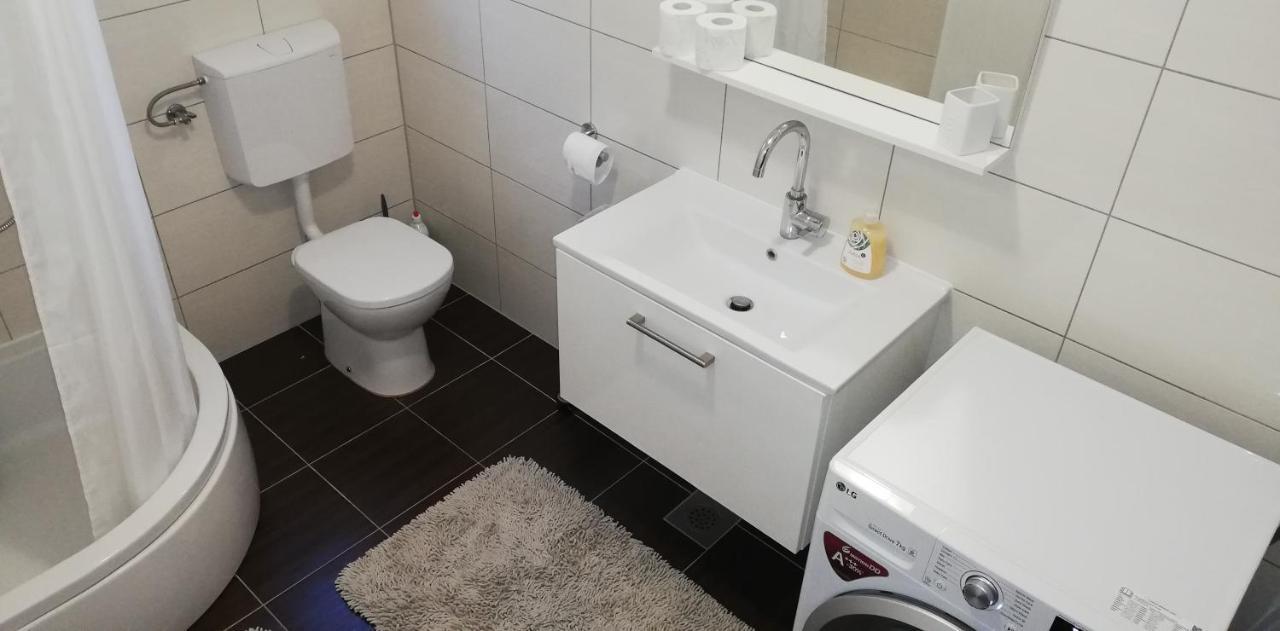 Apartman Emily, 6 Plus 2 Guests, Newly Refurbished Pula Exterior photo