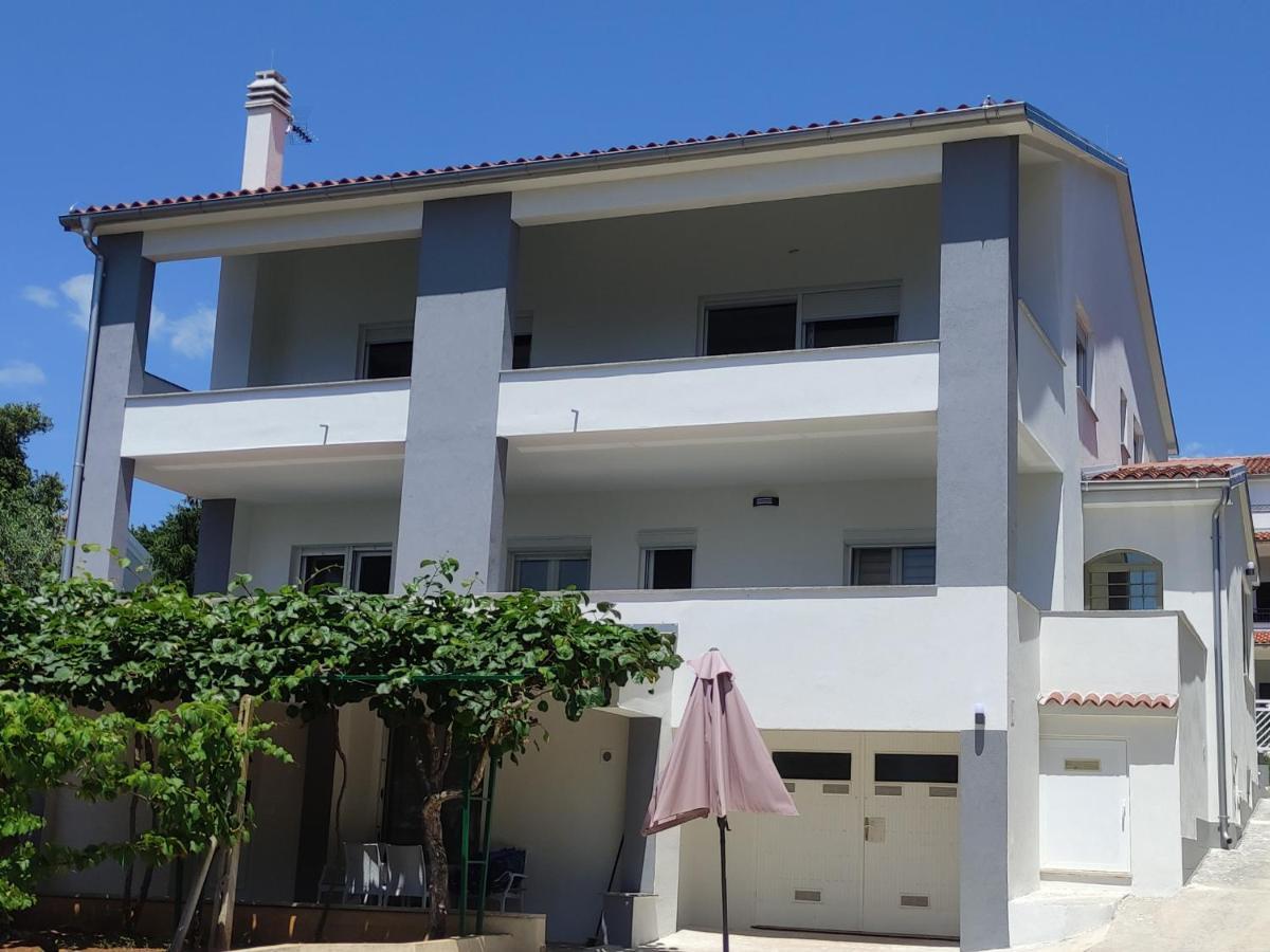 Apartman Emily, 6 Plus 2 Guests, Newly Refurbished Pula Exterior photo